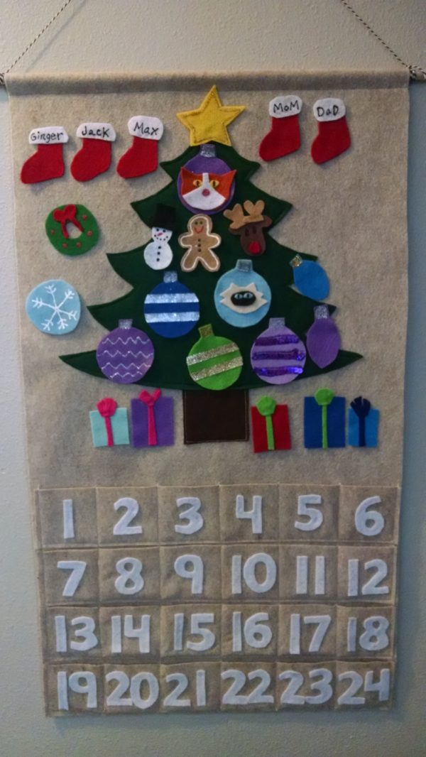 Customized Advent Calendar - with Family, Pet Names on Christmas Tree Ornaments 1